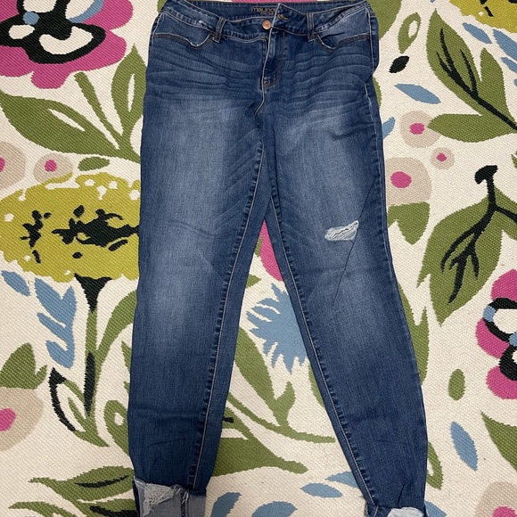 Maurice’s Jeans - Picture 1 of 2